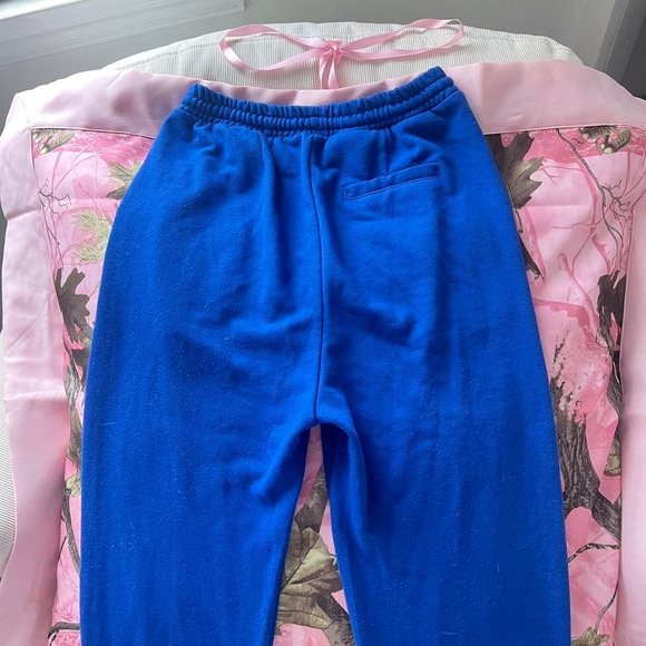 COPY - Emma Chamberlain anything goes cat sweatpants royal blue - Picture 8 of 8